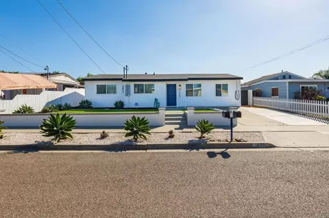 Exterior - 1420 San Simeon St, Oceanside, CA 92058 photo 1 of 7