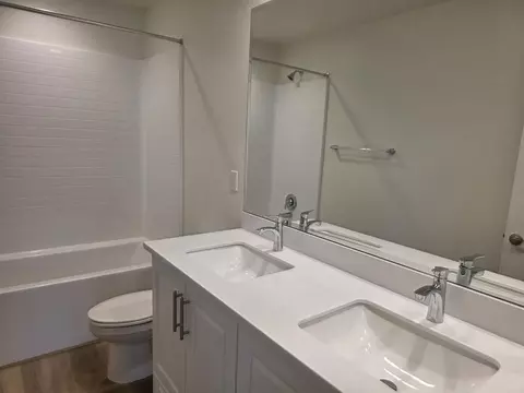 Bath - 725 Kingbird Loop, Oceanside, CA 92058 photo 4 of 6