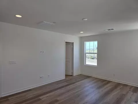 Living - 725 Kingbird Loop, Oceanside, CA 92058 photo 5 of 6