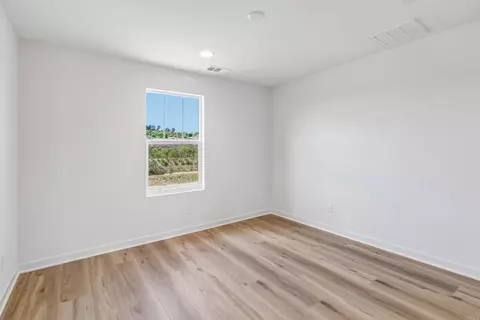 Bedroom - 725 Kingbird Loop, Oceanside, CA 92058 photo 9 of 11