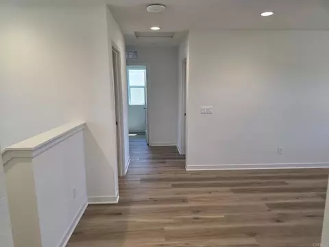 Entry Way - 725 Kingbird Loop, Oceanside, CA 92058 photo 3 of 4