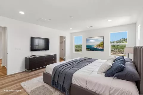 Bedroom - 725 Kingbird Loop, Oceanside, CA 92058 photo 1 of 11
