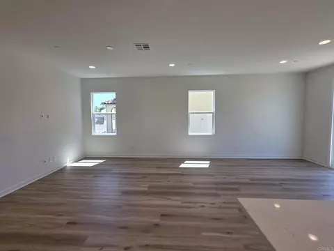 Living - 725 Kingbird Loop, Oceanside, CA 92058 photo 1 of 6