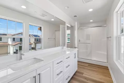 Bath - 725 Kingbird Loop, Oceanside, CA 92058 photo 1 of 3