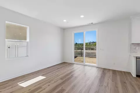 Living - 725 Kingbird Loop, Oceanside, CA 92058 photo 3 of 6