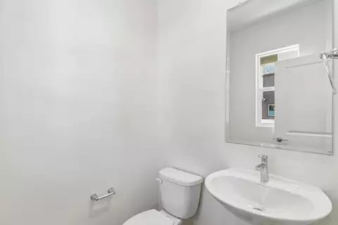 Bath - 725 Kingbird Loop, Oceanside, CA 92058 photo 3 of 3