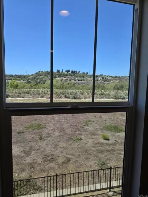 View/Area - 725 Kingbird Loop, Oceanside, CA 92058 photo 1 of 5