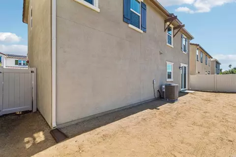 Exterior - 725 Kingbird Loop, Oceanside, CA 92058 photo 11 of 11