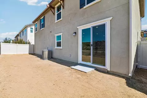 Exterior - 725 Kingbird Loop, Oceanside, CA 92058 photo 10 of 11