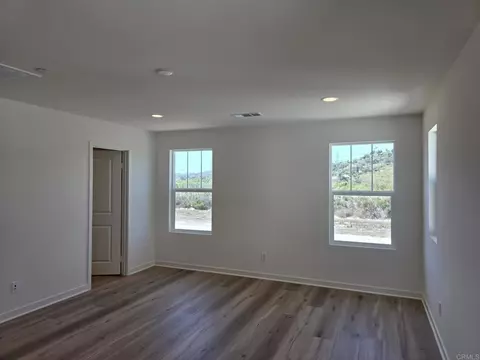 Living - 725 Kingbird Loop, Oceanside, CA 92058 photo 6 of 6