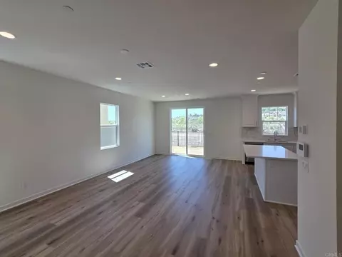 Living - 725 Kingbird Loop, Oceanside, CA 92058 photo 2 of 6