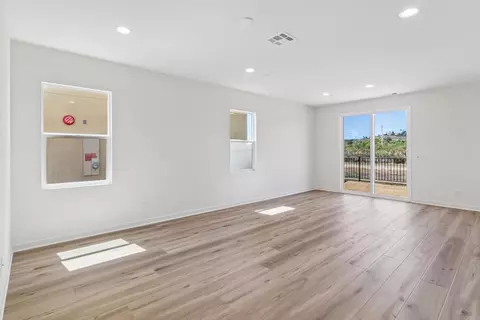 Living - 725 Kingbird Loop, Oceanside, CA 92058 photo 2 of 6