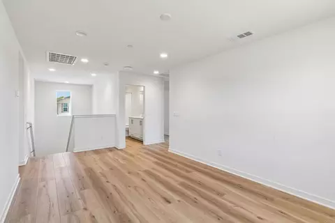 Entry Way - 725 Kingbird Loop, Oceanside, CA 92058 photo 1 of 2