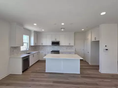 Kitchen - 725 Kingbird Loop, Oceanside, CA 92058 photo 1 of 3