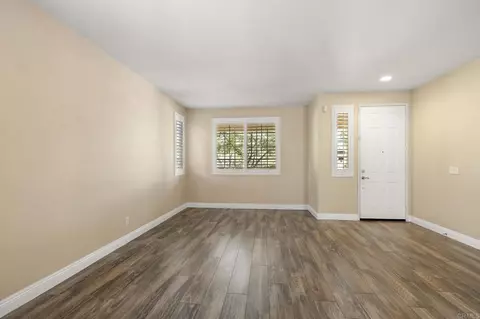 Living - 943 Manteca Dr, Oceanside, CA 92057 photo 6 of 11