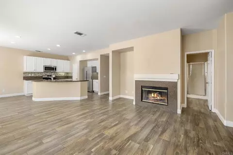 Living - 943 Manteca Dr, Oceanside, CA 92057 photo 9 of 11