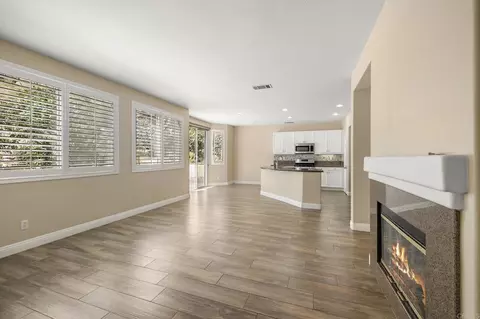 Living - 943 Manteca Dr, Oceanside, CA 92057 photo 10 of 11