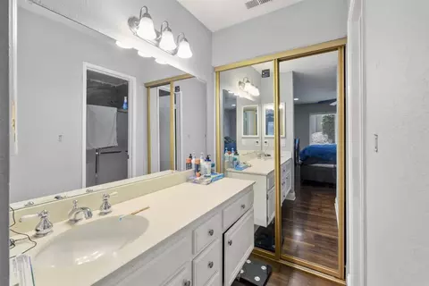 Bath - 943 Manteca Dr, Oceanside, CA 92057 photo 1 of 5