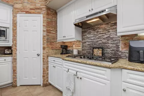 Kitchen - 2653 Fallsview Rd, San Marcos, CA 92078 photo 3 of 5