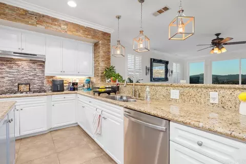 Kitchen - 2653 Fallsview Rd, San Marcos, CA 92078 photo 2 of 5