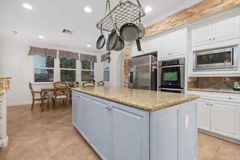 Kitchen - 2653 Fallsview Rd, San Marcos, CA 92078 photo 4 of 5