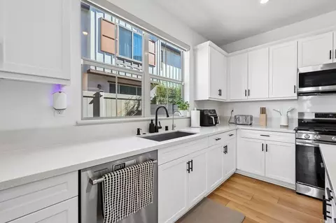 Kitchen - 1705 Valley Oak Way, Oceanside, CA 92056 photo 5 of 6