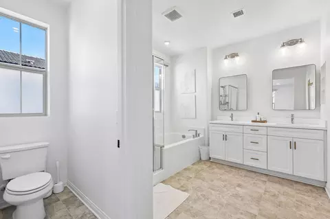 Bath - 1705 Valley Oak Way, Oceanside, CA 92056 photo 4 of 5
