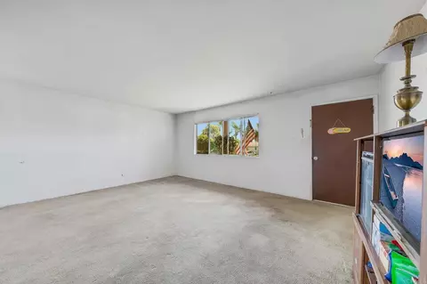 Living - 4224 Jonathon Pl, Oceanside, CA 92056 photo 4 of 5