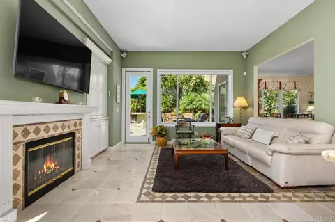 Living - 1689 Robin Pl, Carlsbad, CA 92011 photo 4 of 6