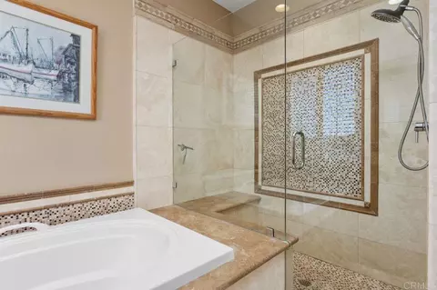 Bath - 1689 Robin Pl, Carlsbad, CA 92011 photo 3 of 4