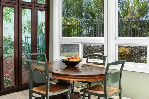 Dining - 1689 Robin Pl, Carlsbad, CA 92011 photo 4 of 5