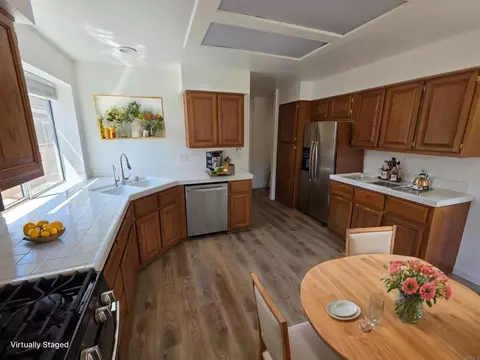 2359 Mapleleaf Dr, Vista, CA 92081 photo 2