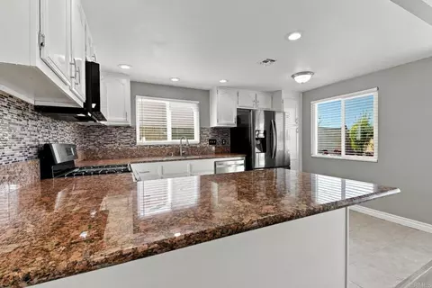 Kitchen - 5133 Andrew Jackson St, Oceanside, CA 92057 photo 4 of 5