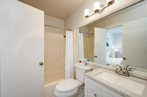 Bath - 1836 Belle Grove Rd, Encinitas, CA 92024 photo 2 of 3