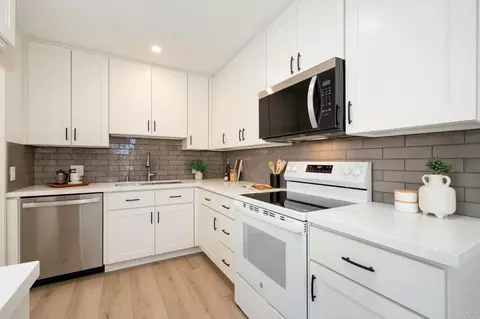 Kitchen - 1836 Belle Grove Rd, Encinitas, CA 92024 photo 1 of 4
