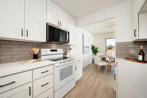 Kitchen - 1836 Belle Grove Rd, Encinitas, CA 92024 photo 2 of 4