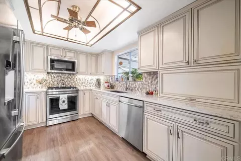 Kitchen - 1346 Birch Ave, Escondido, CA 92027 photo 3 of 4