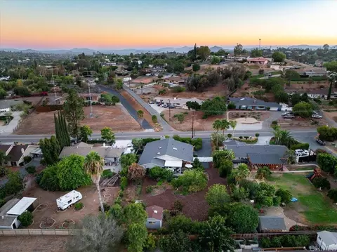 View/Area - 1346 Birch Ave, Escondido, CA 92027 photo 9 of 10