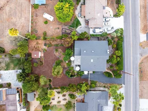 View/Area - 1346 Birch Ave, Escondido, CA 92027 photo 3 of 10