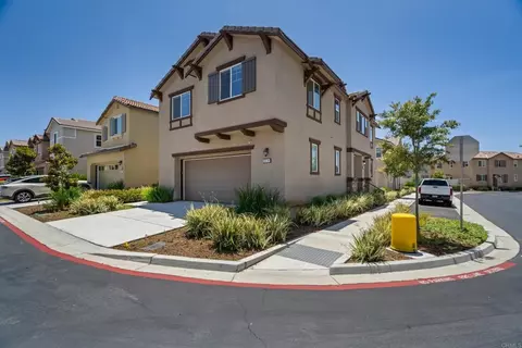 Exterior - 5474 Starlight Pl, Bonsall, CA 92003 photo 3 of 12