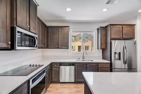 Kitchen - 5474 Starlight Pl, Bonsall, CA 92003 photo 4 of 4