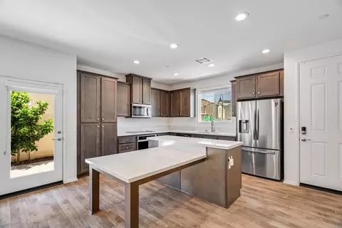 Kitchen - 5474 Starlight Pl, Bonsall, CA 92003 photo 2 of 4