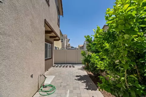 Exterior - 5474 Starlight Pl, Bonsall, CA 92003 photo 6 of 12