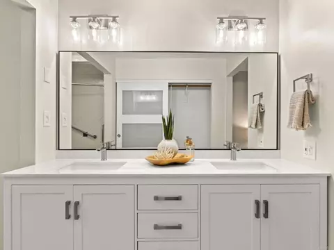 Bath - 1817 Castle, Escondido, CA 92029 photo 2 of 4