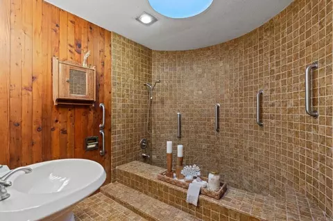 Bath - 13635 Pine Needles Dr, Del Mar, CA 92014 photo 2 of 6