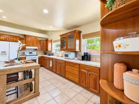 Kitchen - 652 Irene Rd, Oceanside, CA 92057 photo 2 of 4
