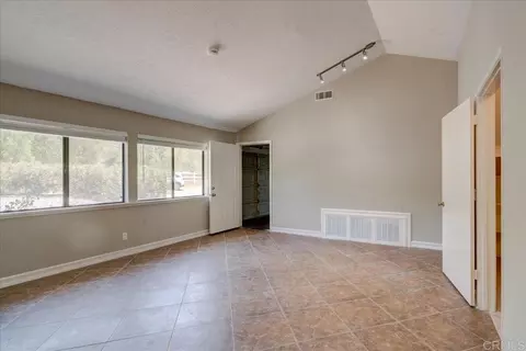 Living - 18434 Ramona View Dr, Ramona, CA 92065 photo 5 of 6
