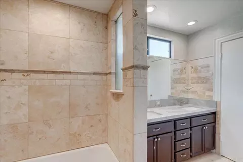 Bath - 18434 Ramona View Dr, Ramona, CA 92065 photo 4 of 6