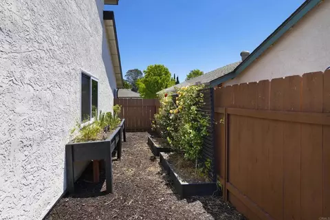 Exterior - 3577 Winslow Rd, Oceanside, CA 92056 photo 9 of 14