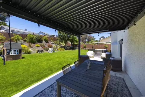Exterior - 3577 Winslow Rd, Oceanside, CA 92056 photo 10 of 14